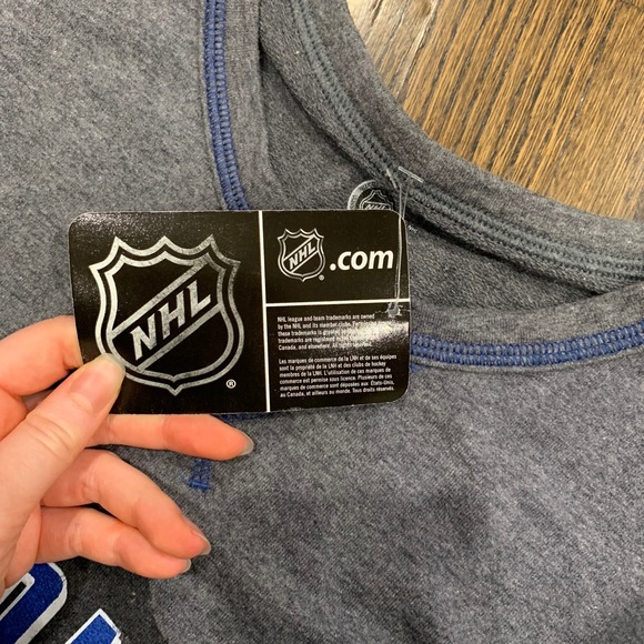 Brand new Toronto Maple Leafs Sweatshirt Women’s S - Picture 4 of 7